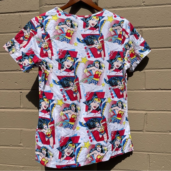 Wonder Woman XS scrub‎ top - Picture 2 of 8